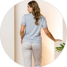 01 pijama curto microfibra capri detalhe botao e renda feminino azul ceu