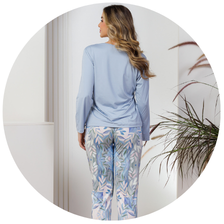 descritivo pijama longo microfibra feminino inverno com renda azul claro floral 3