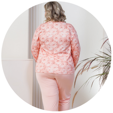 descritivo pijama longo plus size feminino microfibra sofisticado detalhe renda 4
