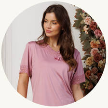 descritivo pijama curto feminino de renda com capri microfibra 3198 bg 3