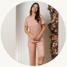 descritivo pijama curto feminino microfibra de manga com capri telha poa 4