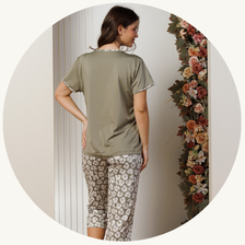 descritivo pijama curto feminino microfibra de manga com capri verde flores 1